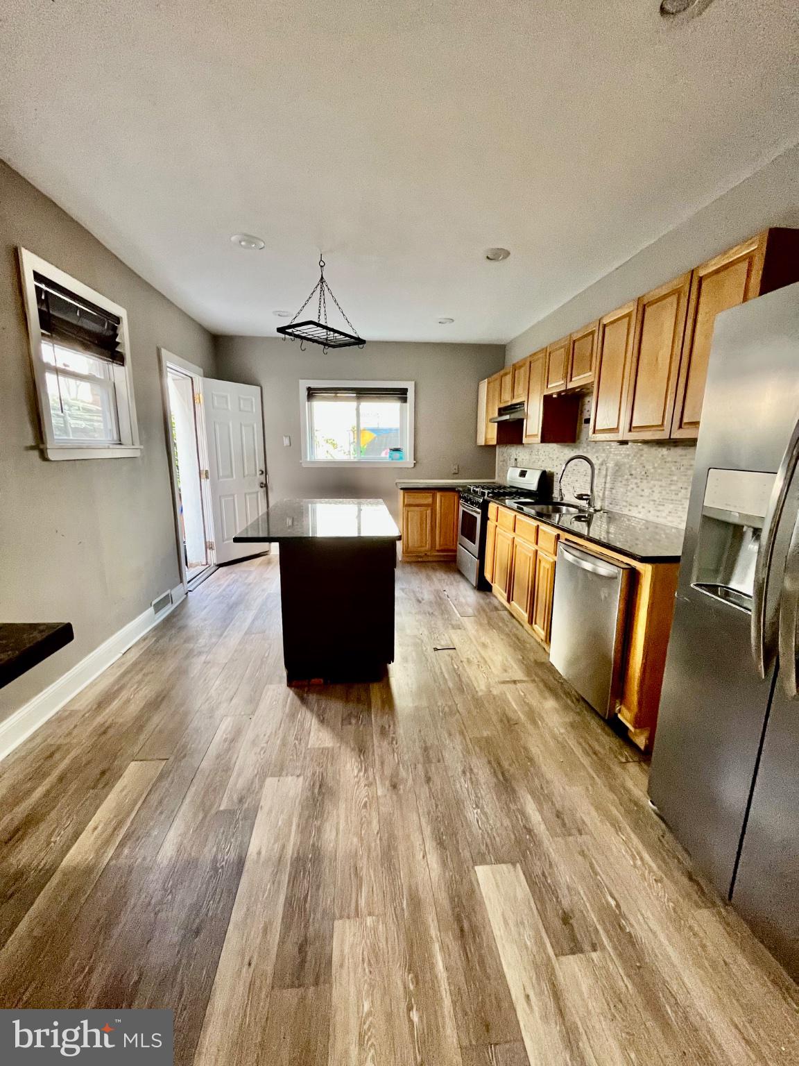 POINT BREEZE - Residential
