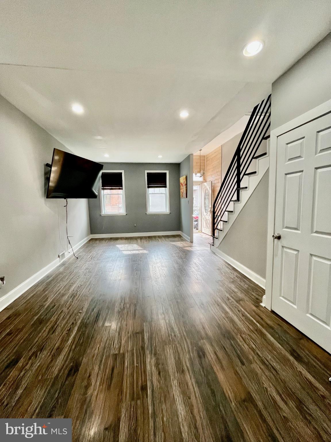 POINT BREEZE - Residential
