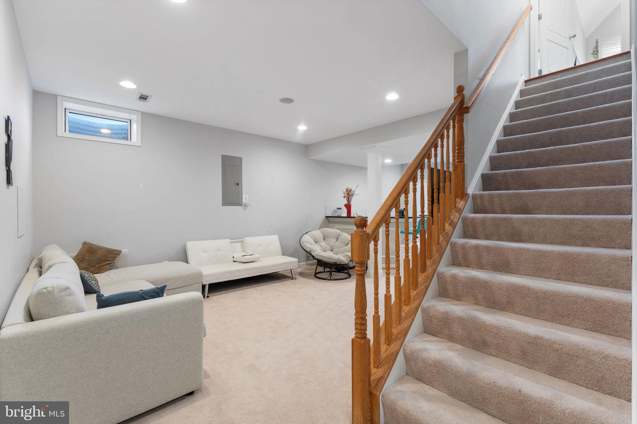 LOUDOUN VALLEY ESTATES - Residential Lease