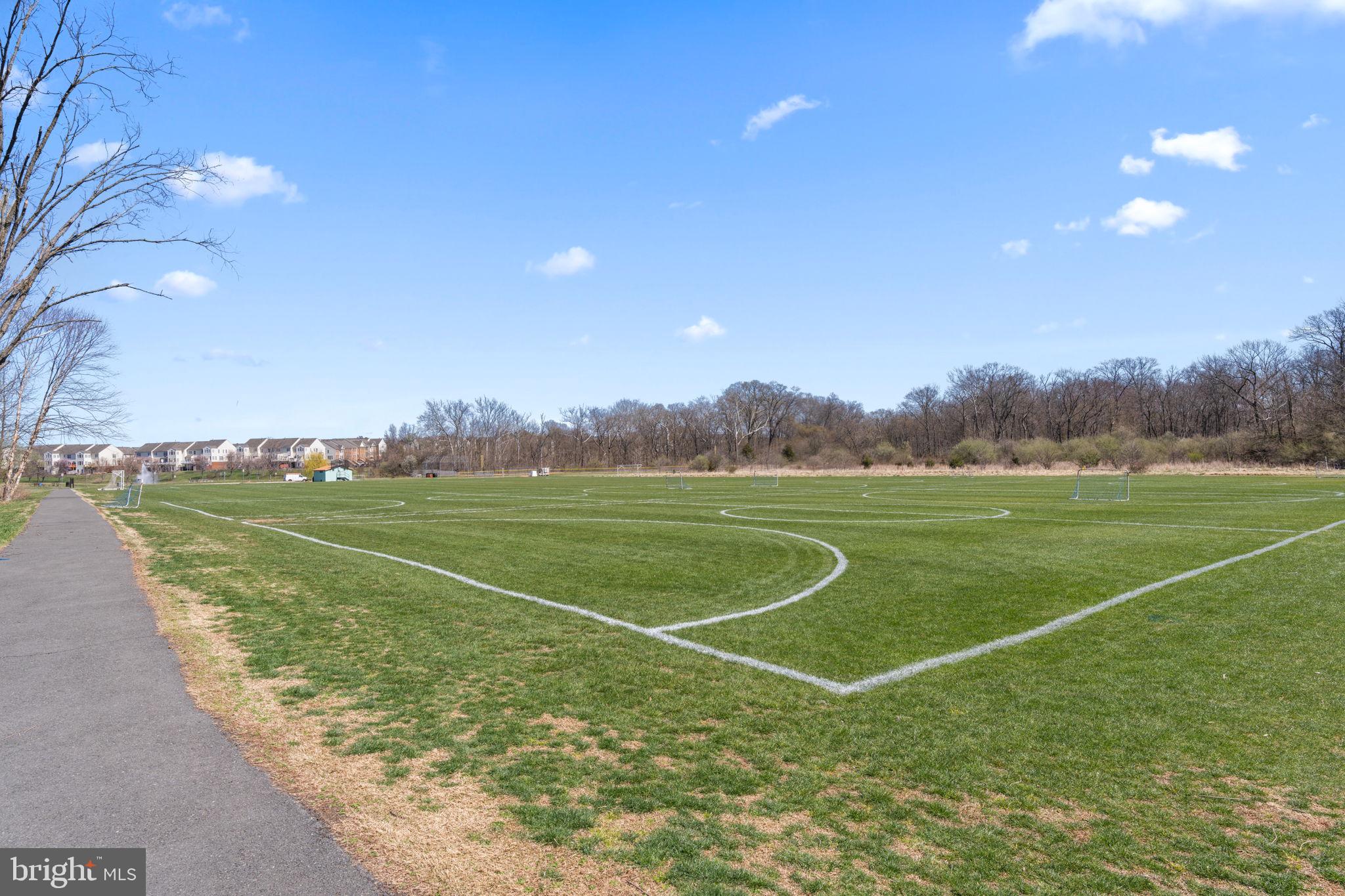 LOUDOUN VALLEY ESTATES - Residential Lease