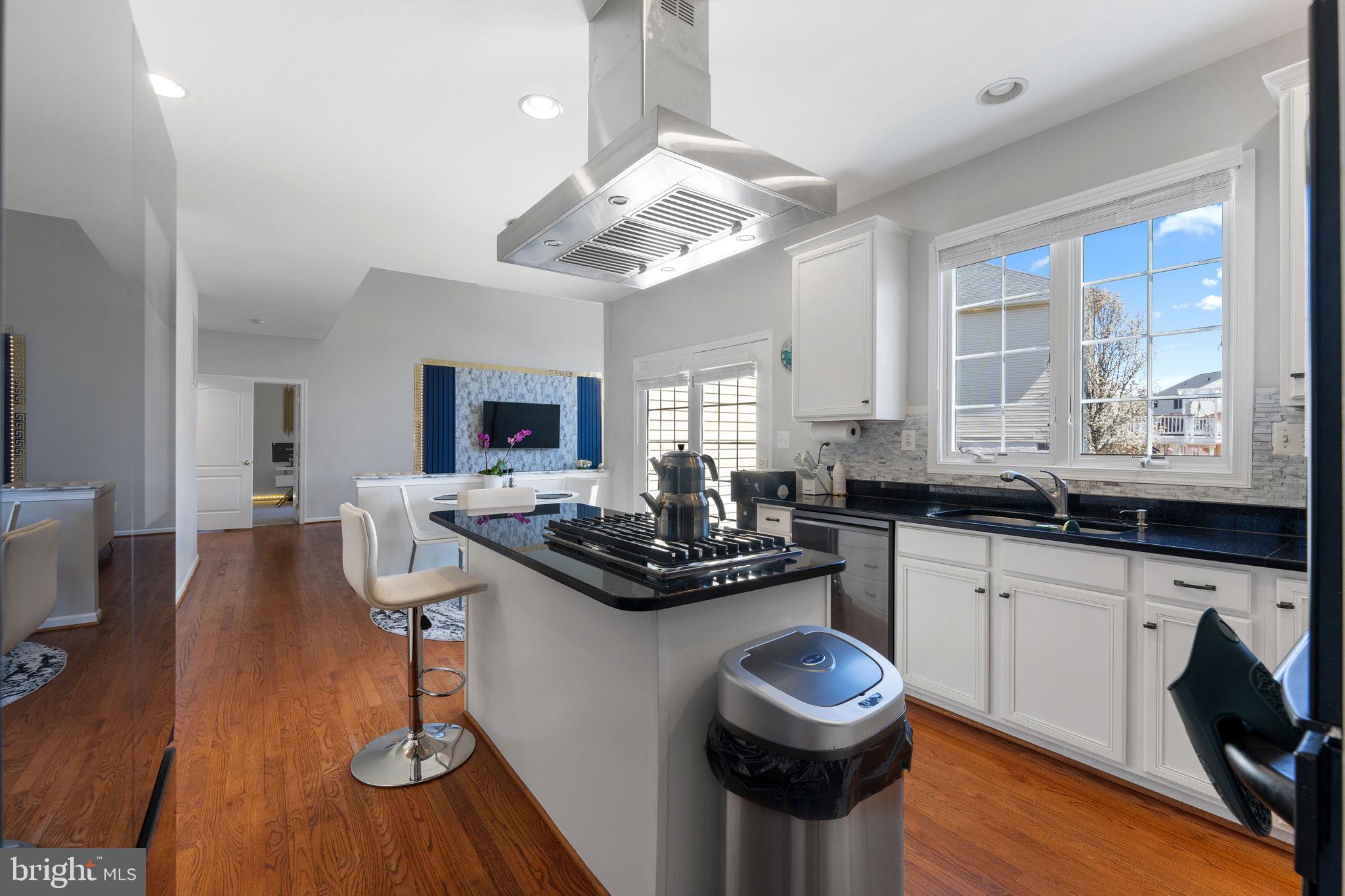 LOUDOUN VALLEY ESTATES - Residential Lease