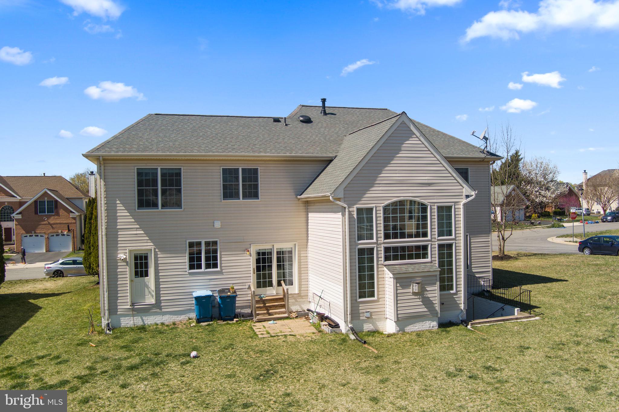 LOUDOUN VALLEY ESTATES - Residential Lease