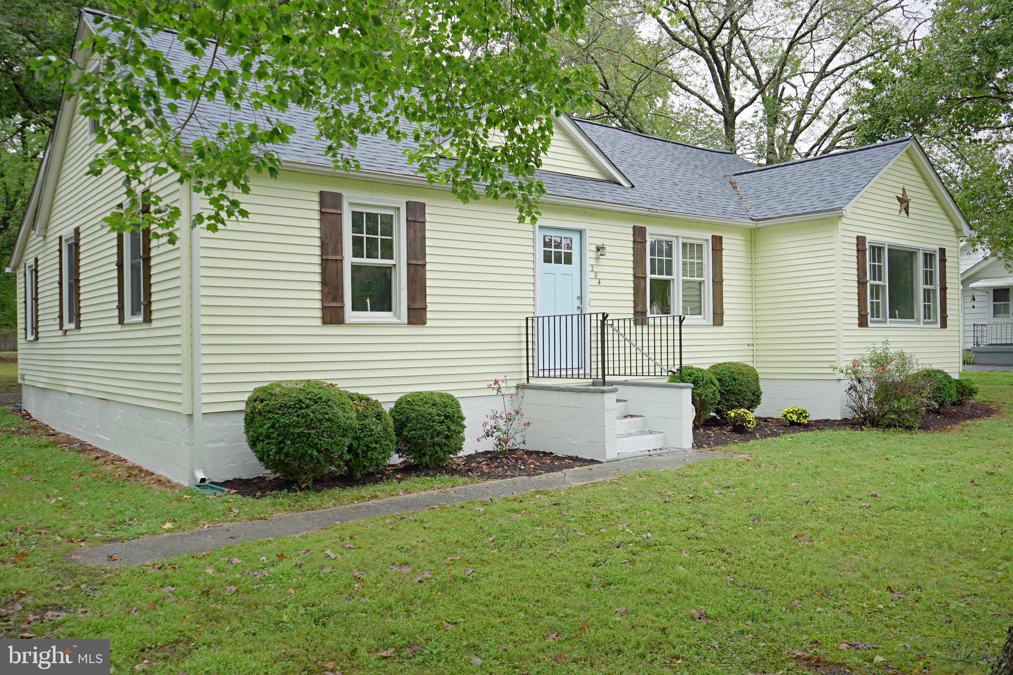 You don’t want to miss out on this completely renovated home nestled in the heart of LaPlata. Welcome to this 3 bedroom (possible 4th bedroom), 1.5 bath home that sits on 1.01 acres. Renovations include brand new countertops, new cabinets and backsplash, new recessed lighting, refinished original hardwood floors, and sliding barn doors in master bedroom. Brand new new stainless steel appliances and washer and dryer have been installed. A new roof has been installed, new hot water heater, new hvac system and an upgraded electrical system, all in 2023.

Enjoy your morning coffee on your screened in back porch that looks into the huge back yard. There is also a detached garage and storage shed on the property. Home is minutes from major shopping, restaurants and local hospital. No HOA!