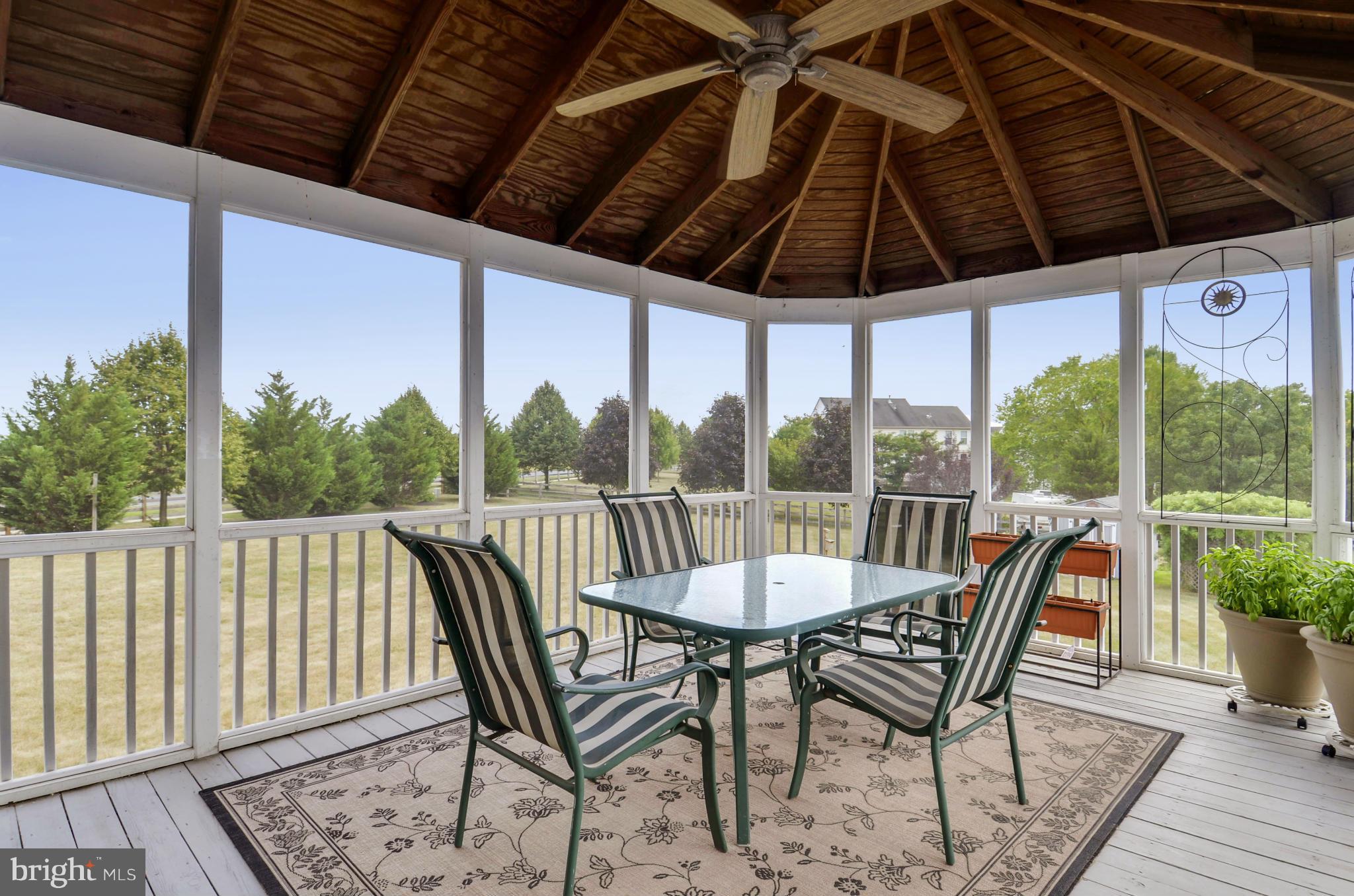 HUNTERS RUN - Residential
