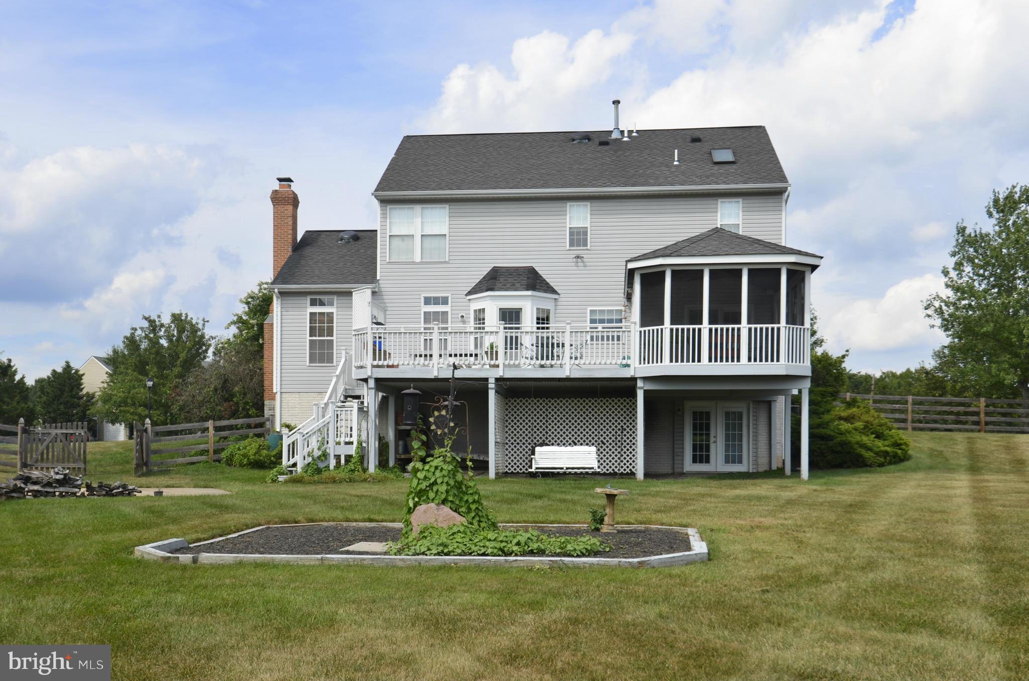 HUNTERS RUN - Residential
