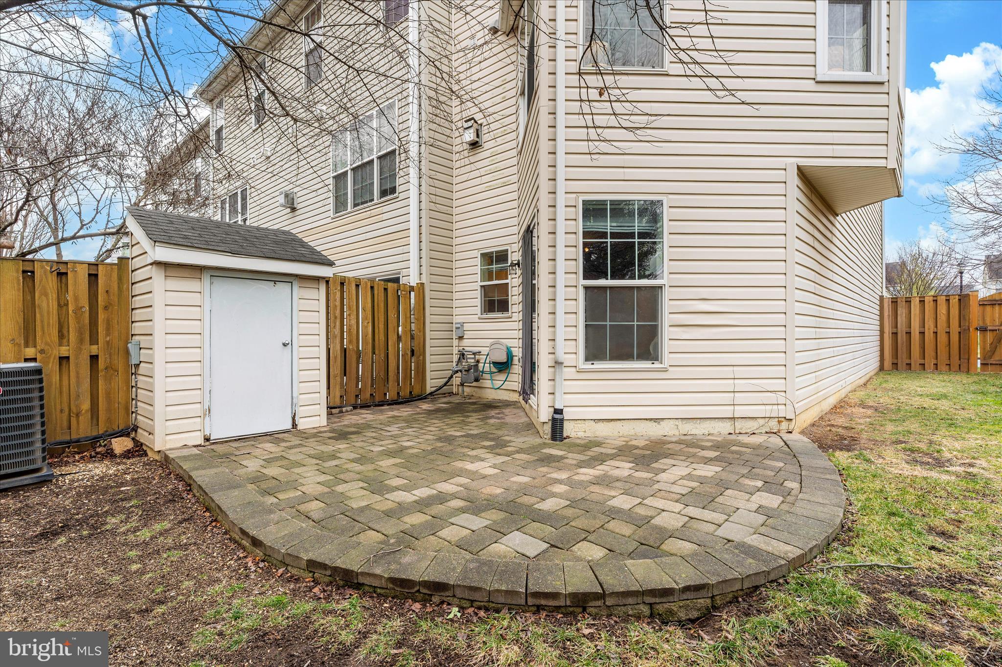 BALLENGER CREEK CENTER POND - Residential