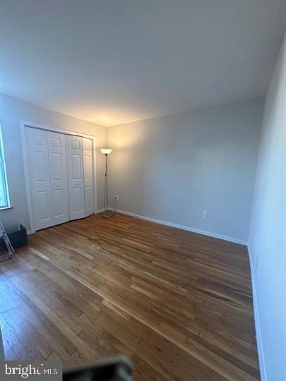 QUEEN VILLAGE - Residential