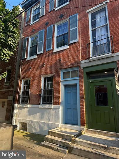 QUEEN VILLAGE - Residential