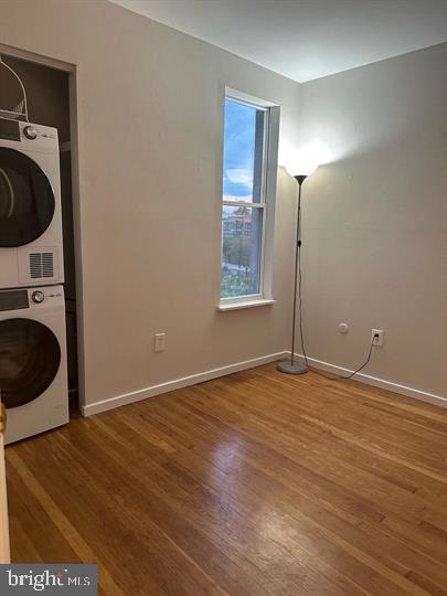 QUEEN VILLAGE - Residential