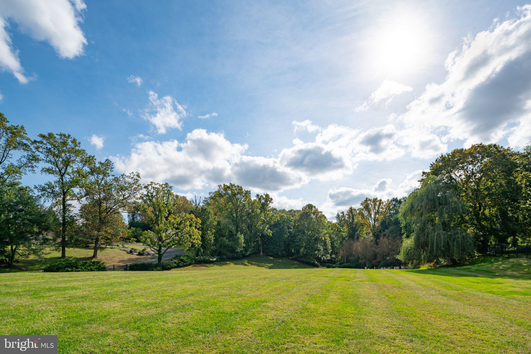 HUNTINGDON VALLEY - Residential