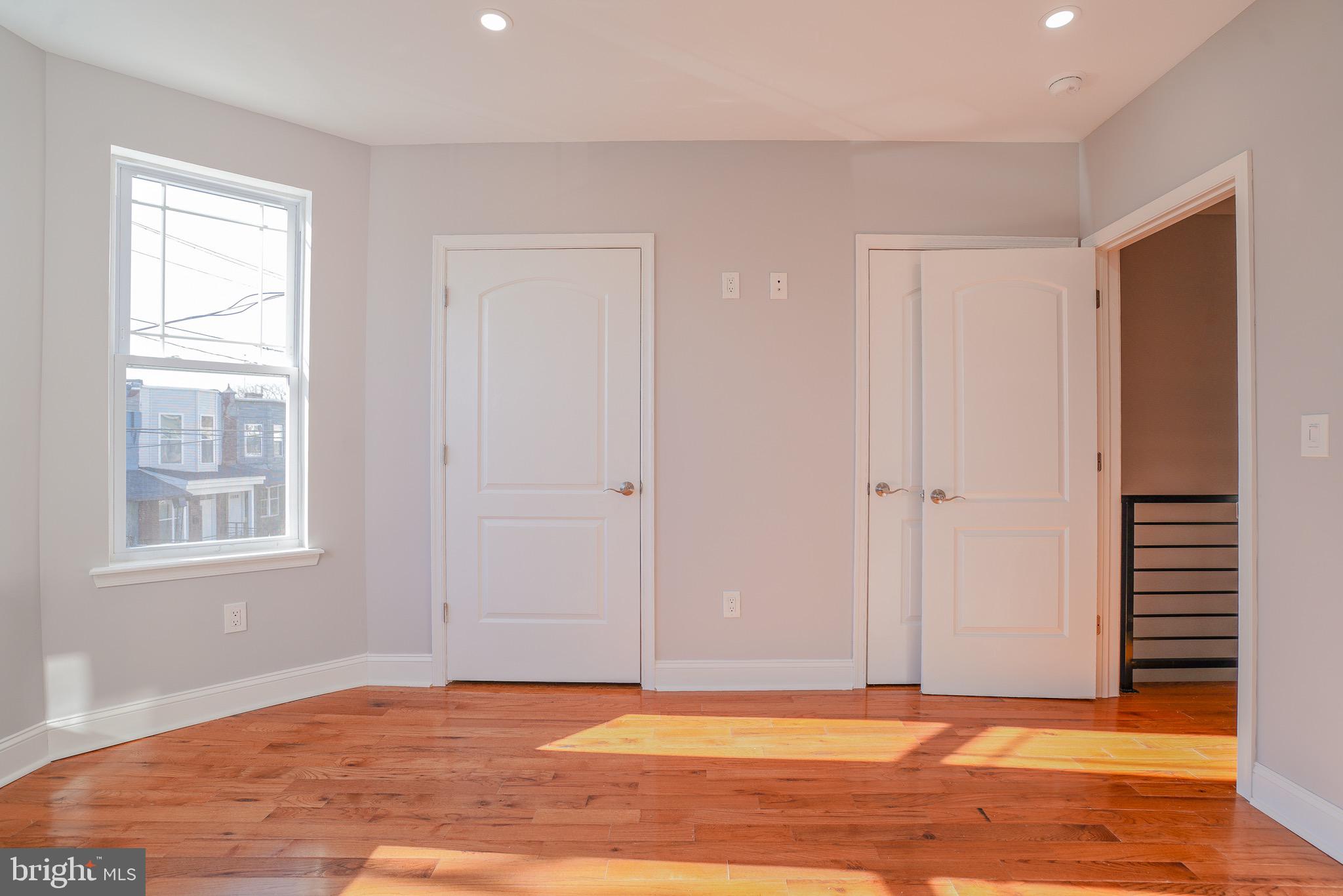 POINT BREEZE - Residential