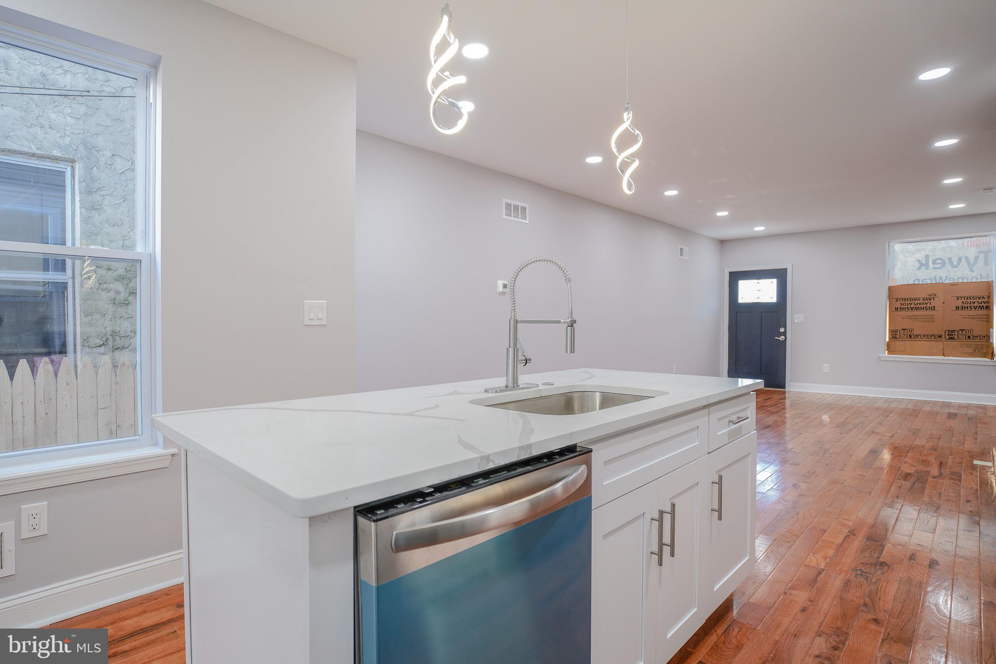 POINT BREEZE - Residential