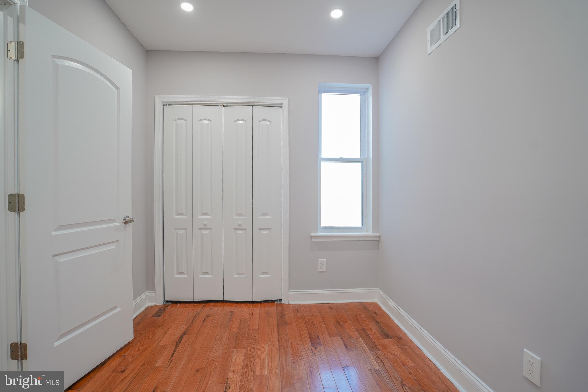 POINT BREEZE - Residential