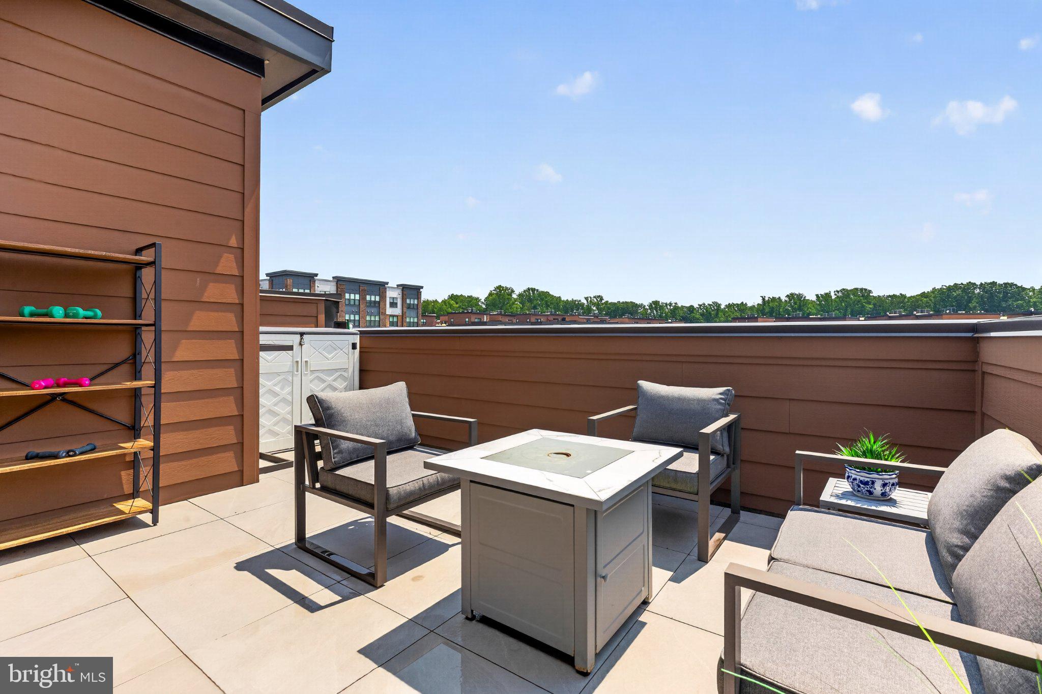 TOWER OAKS - Residential