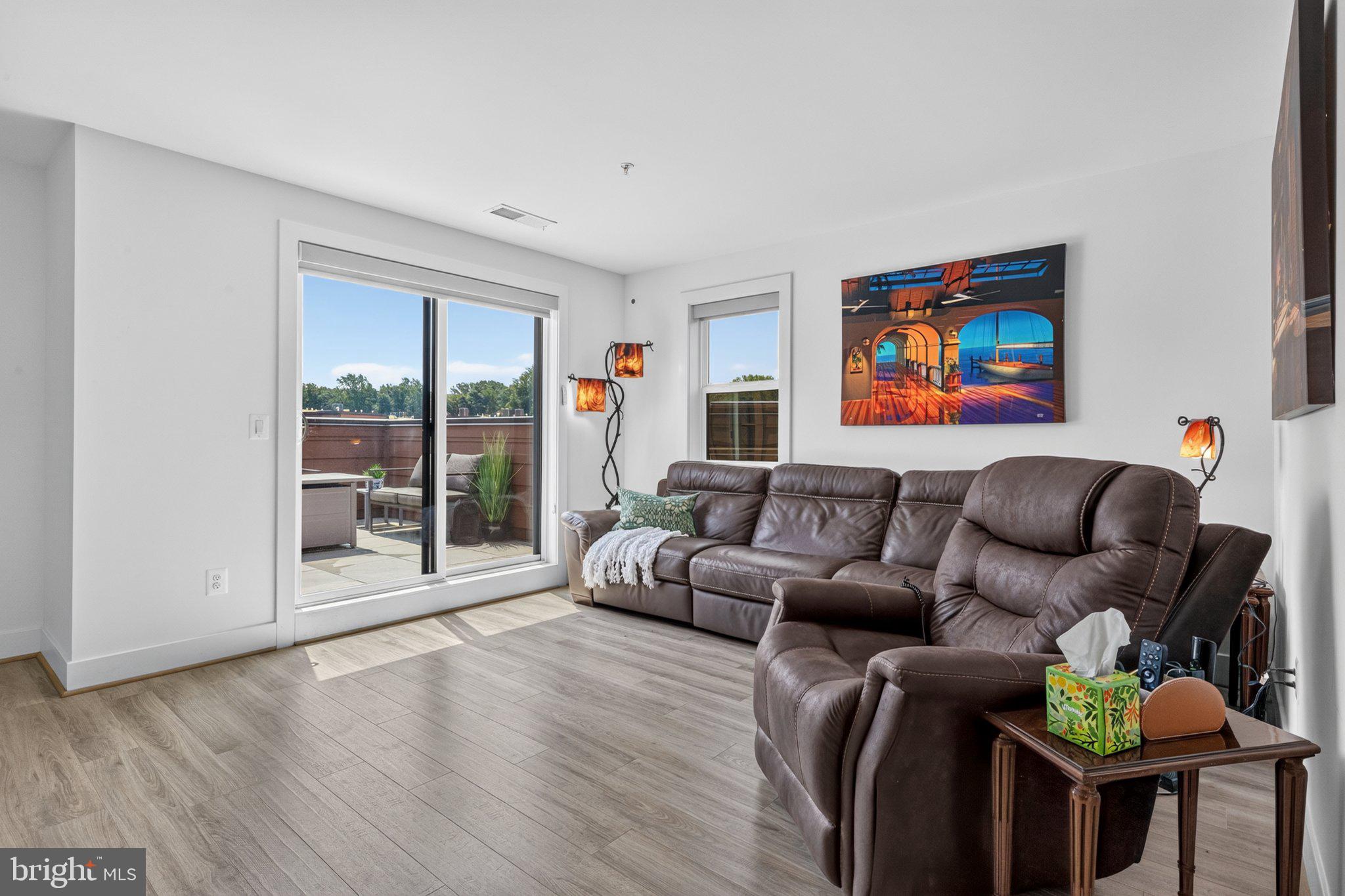 TOWER OAKS - Residential