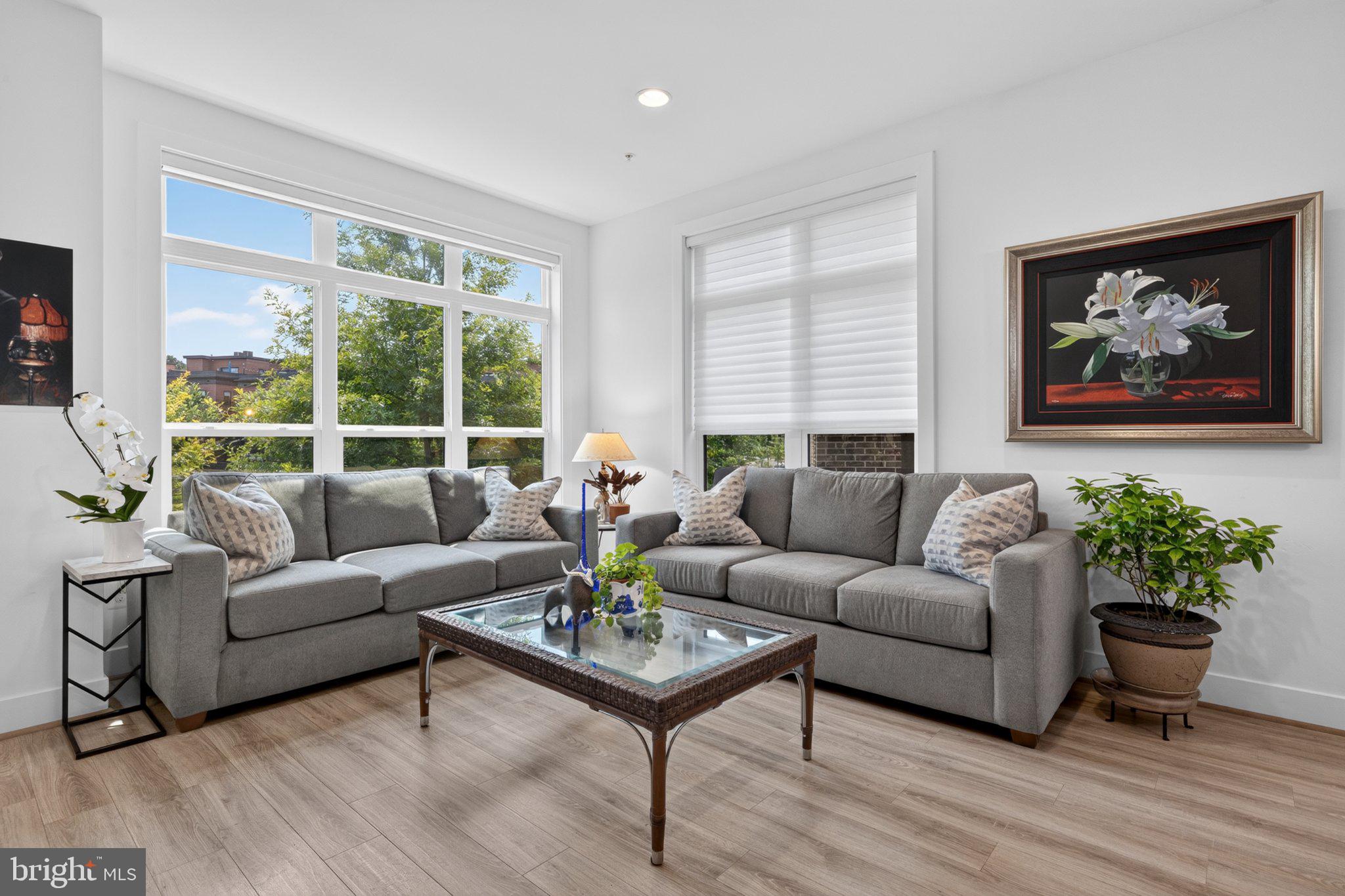 TOWER OAKS - Residential
