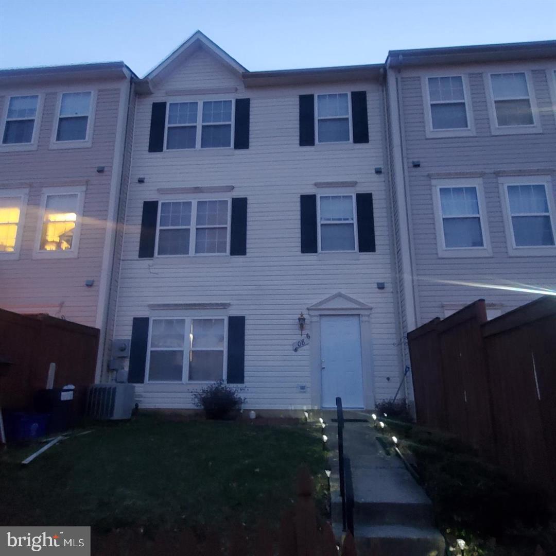 WELLINGTON TRACE - Residential