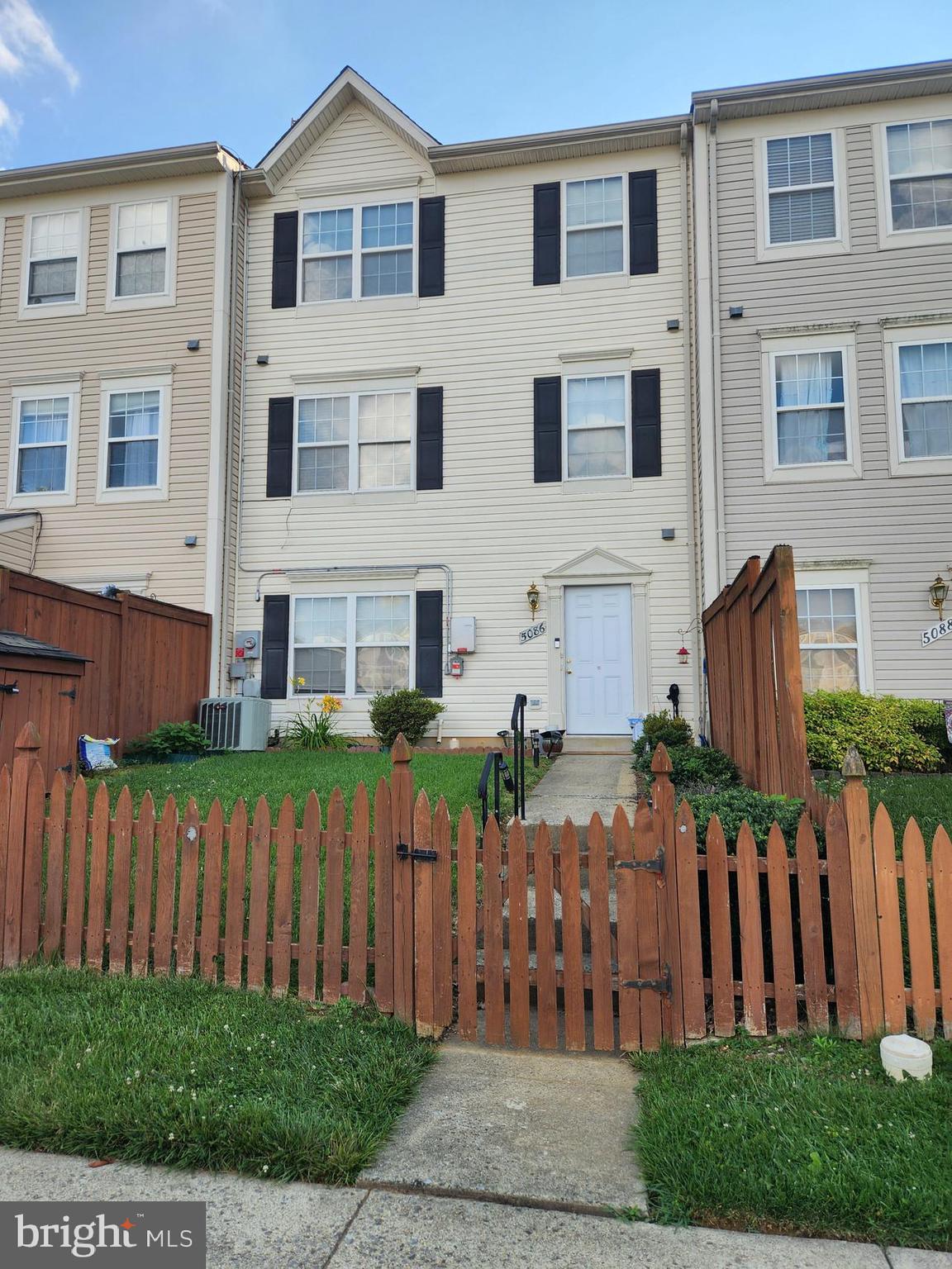 WELLINGTON TRACE - Residential