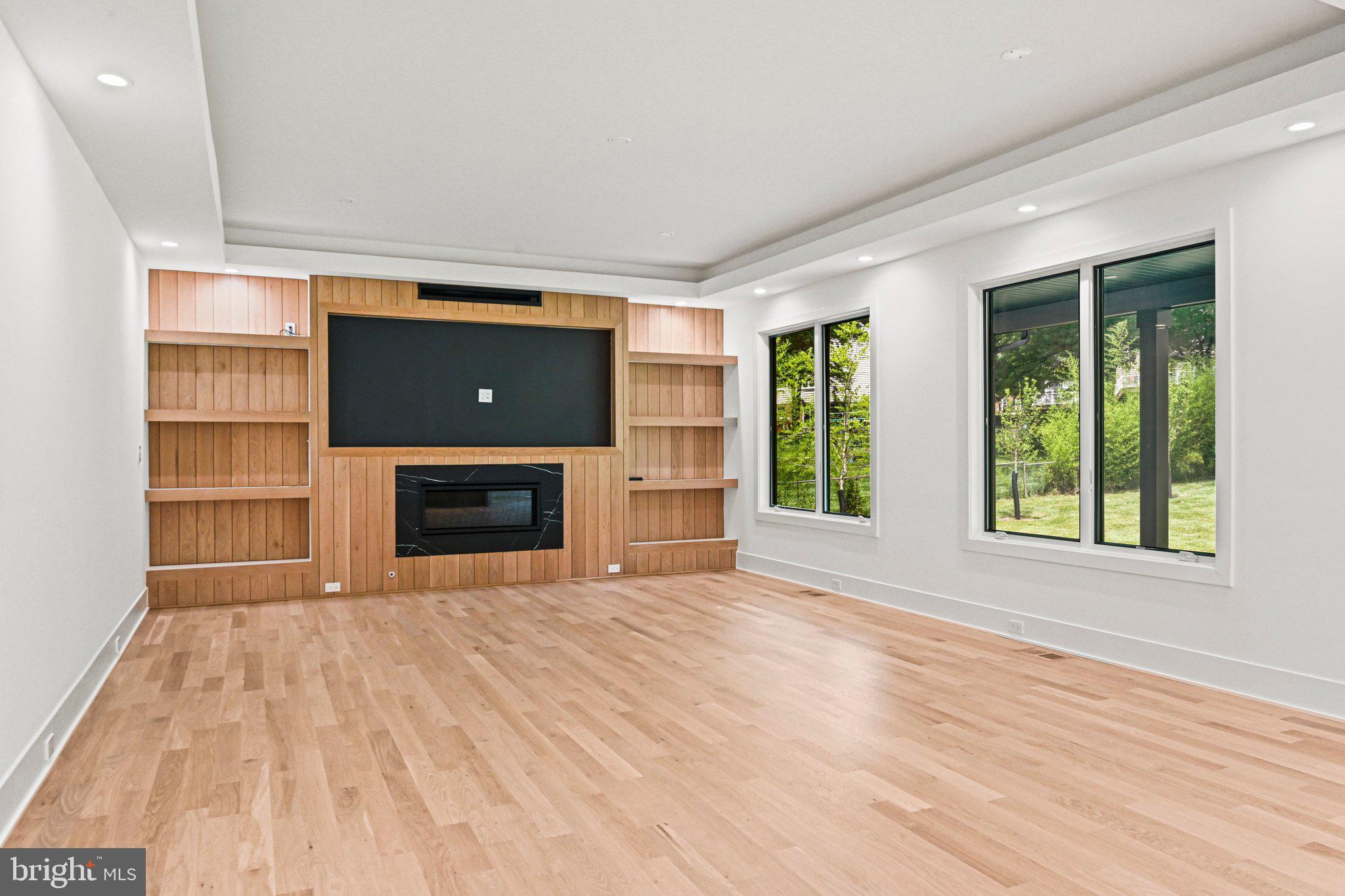 WESTBRIAR COUNTRY CLUB ESTATES - Residential