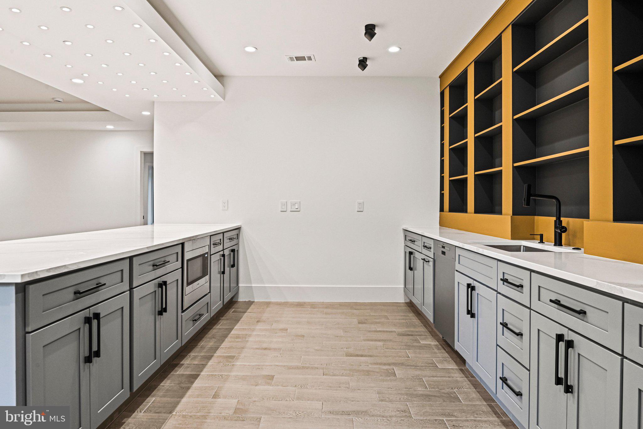 WESTBRIAR COUNTRY CLUB ESTATES - Residential