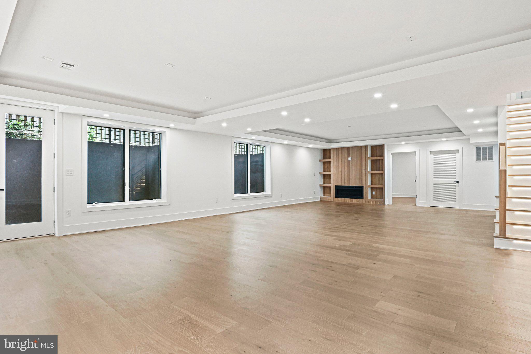 WESTBRIAR COUNTRY CLUB ESTATES - Residential