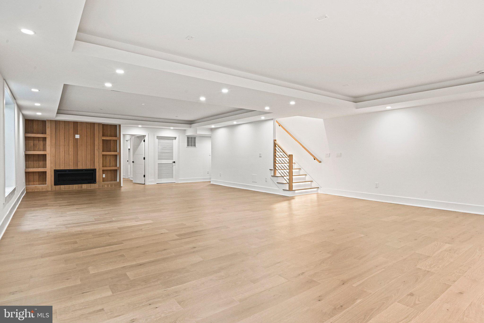 WESTBRIAR COUNTRY CLUB ESTATES - Residential