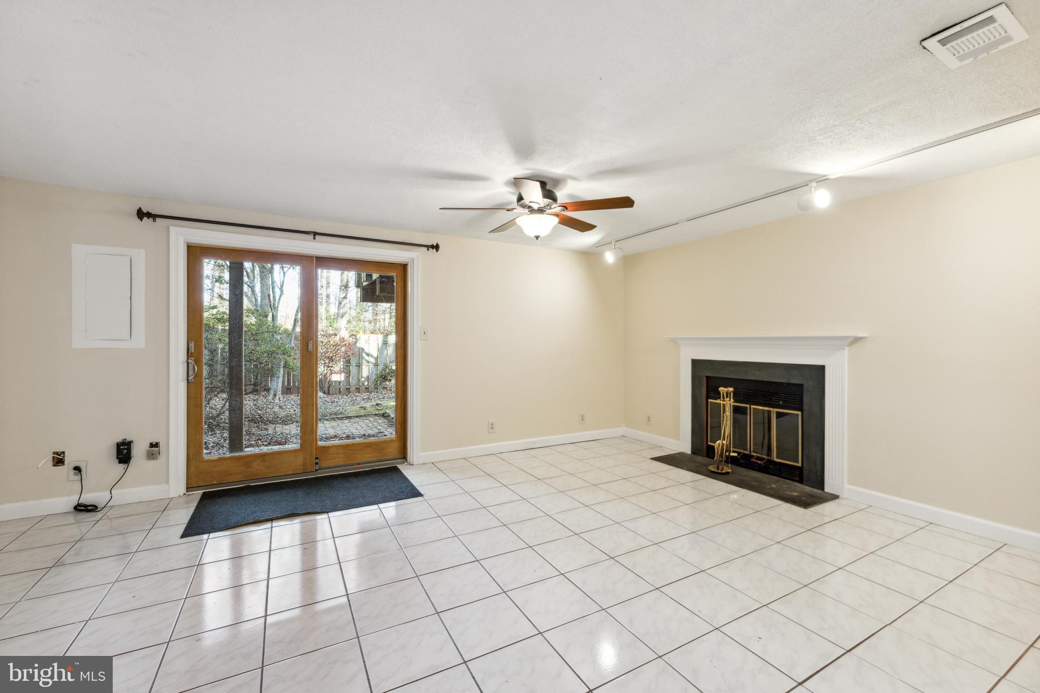 MONTCLAIR - Residential Lease
