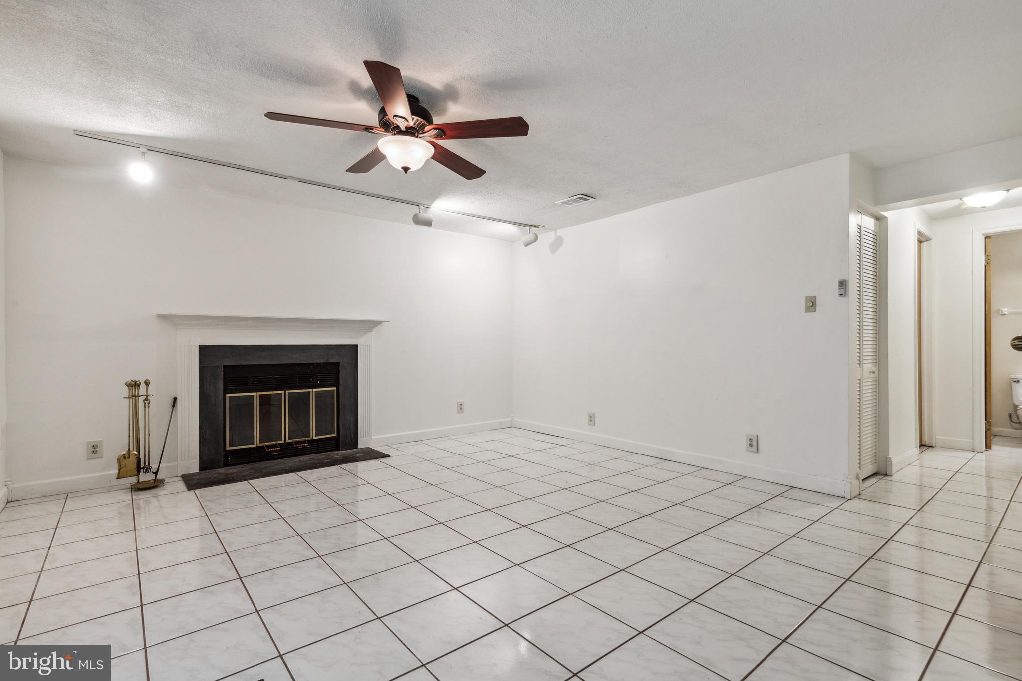 MONTCLAIR - Residential Lease
