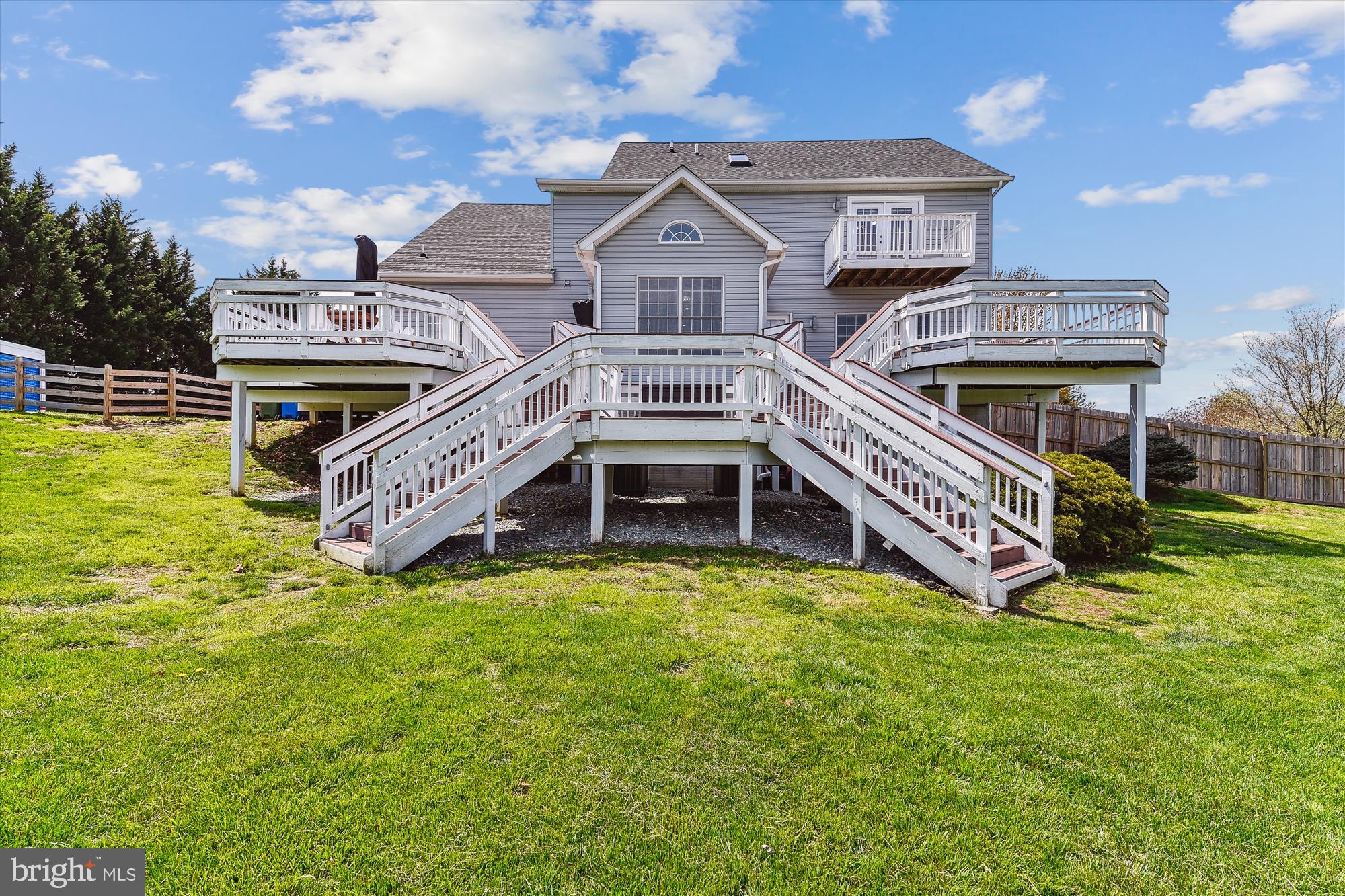 EAGLES GROVE - Residential