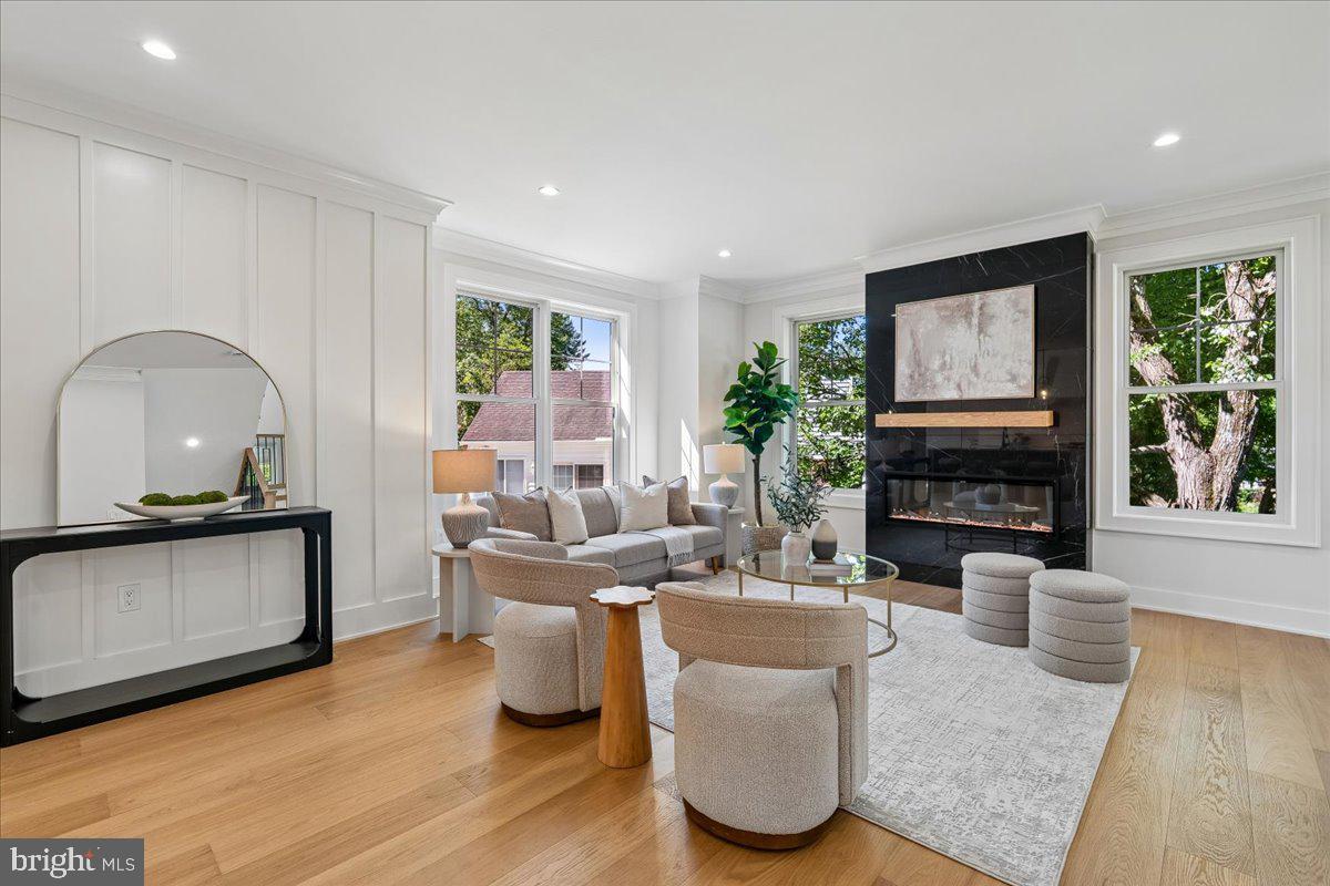 ROCK CREEK PALISADES - Residential
