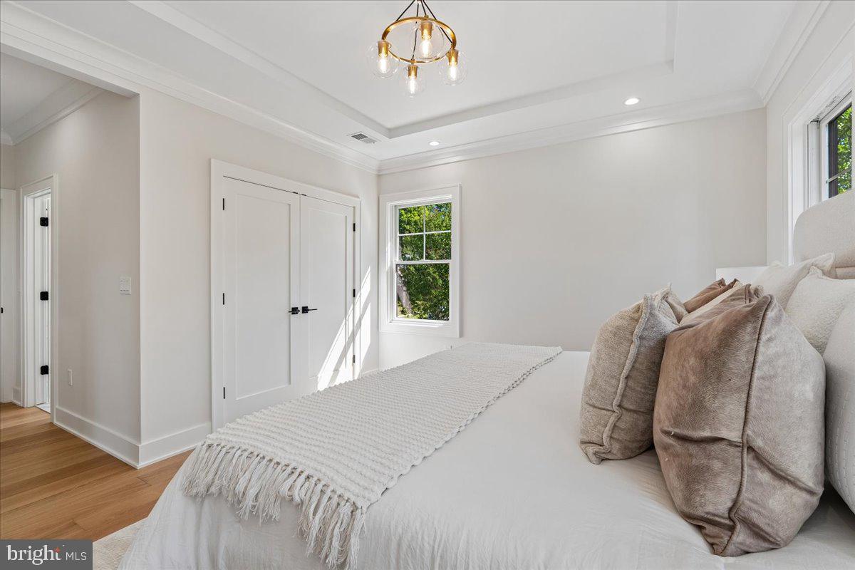 ROCK CREEK PALISADES - Residential
