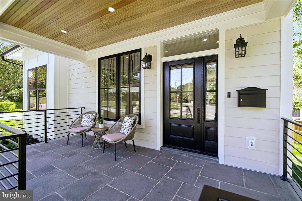 ROCK CREEK PALISADES - Residential