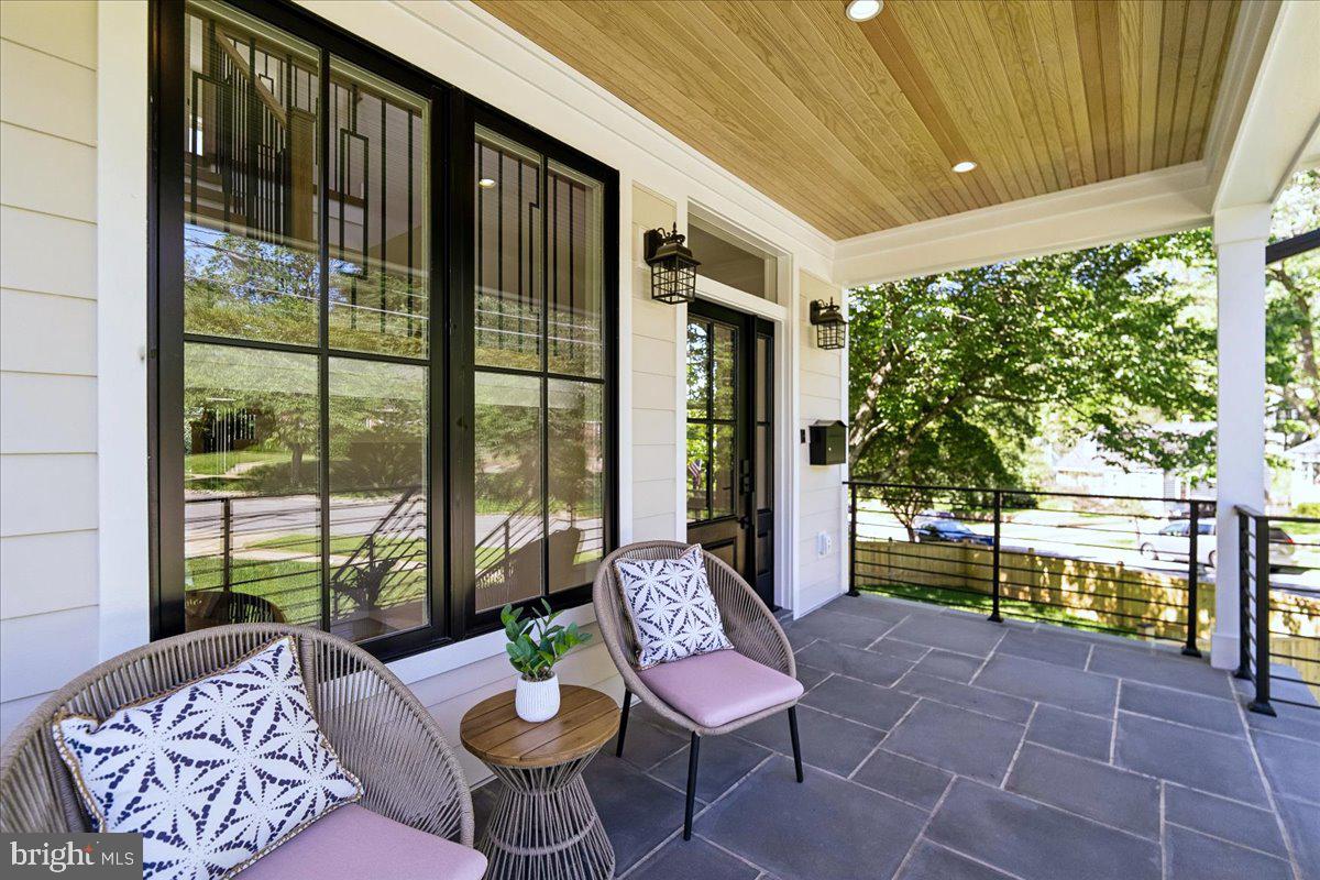 ROCK CREEK PALISADES - Residential