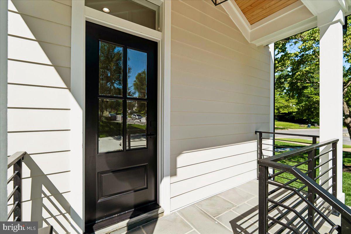 ROCK CREEK PALISADES - Residential