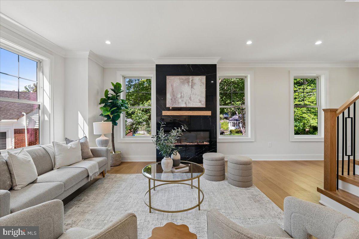 ROCK CREEK PALISADES - Residential