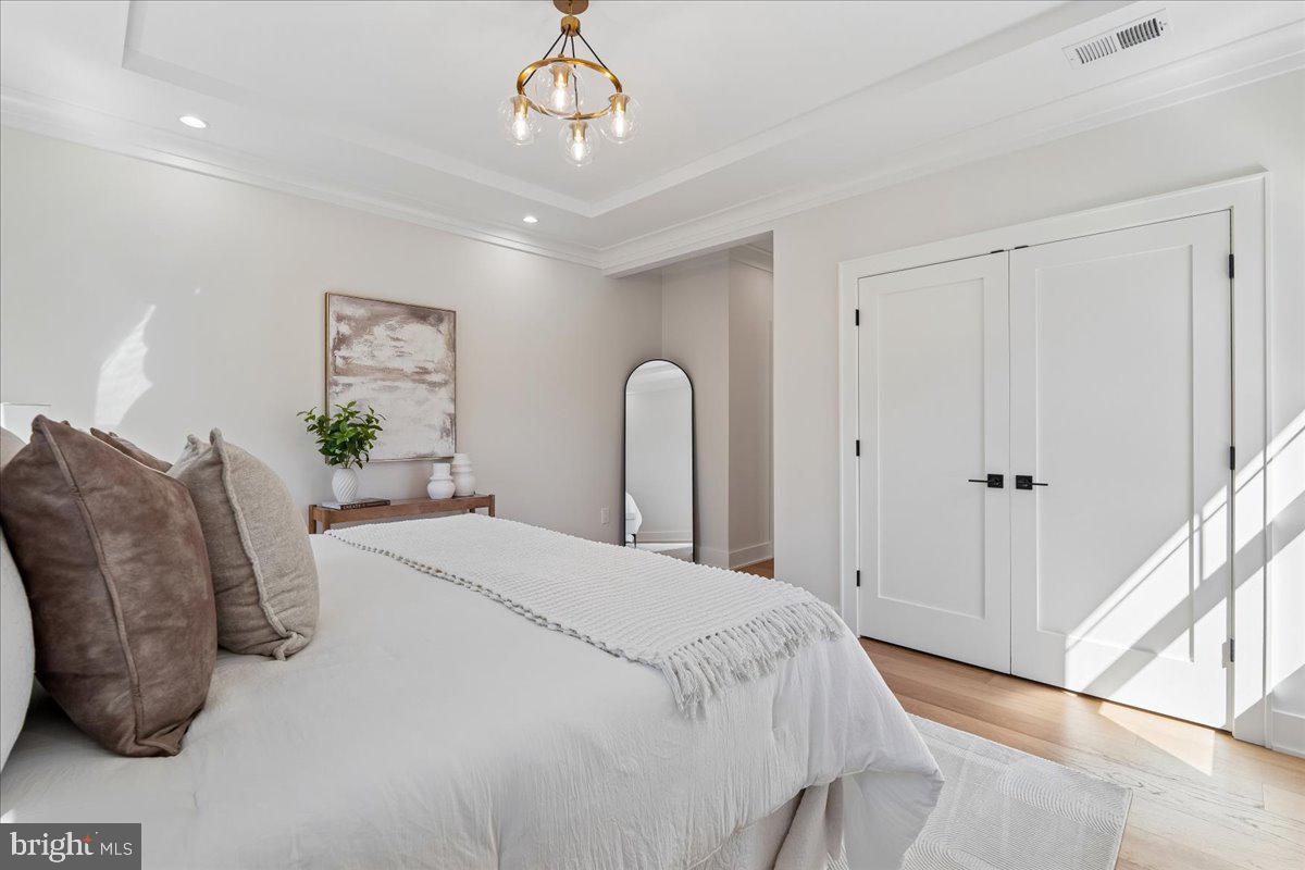 ROCK CREEK PALISADES - Residential