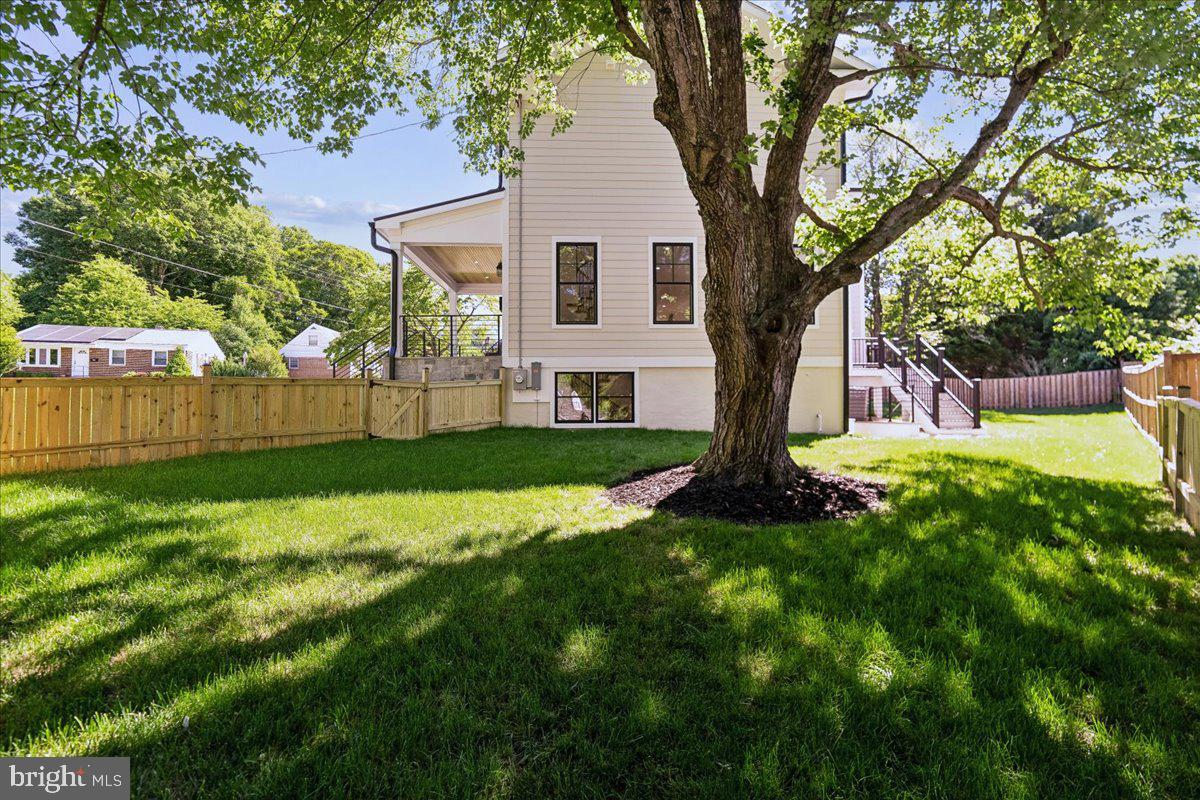 ROCK CREEK PALISADES - Residential