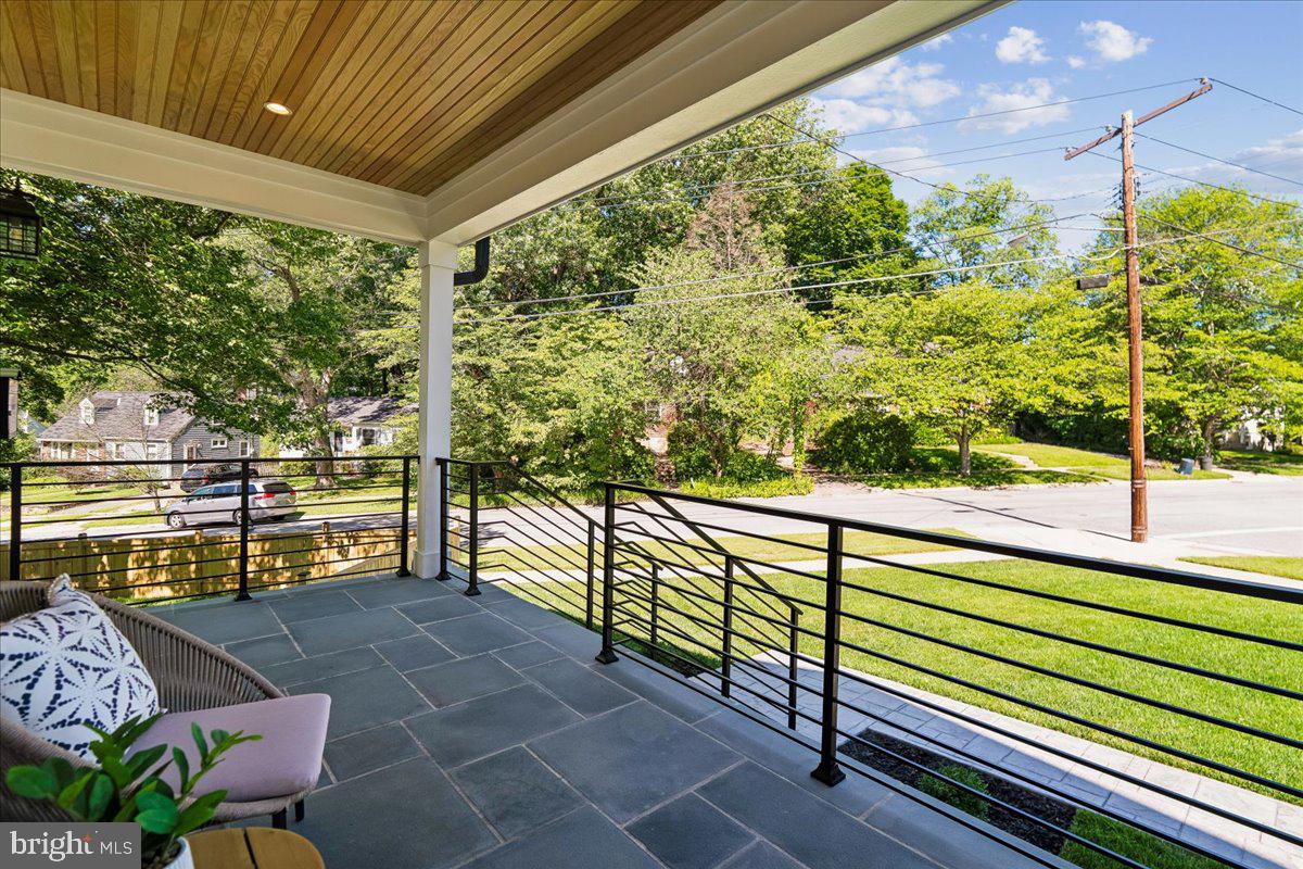 ROCK CREEK PALISADES - Residential
