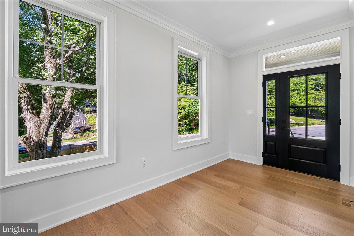 ROCK CREEK PALISADES - Residential