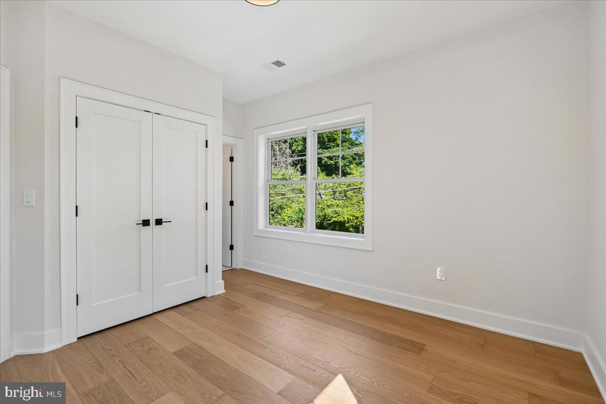 ROCK CREEK PALISADES - Residential