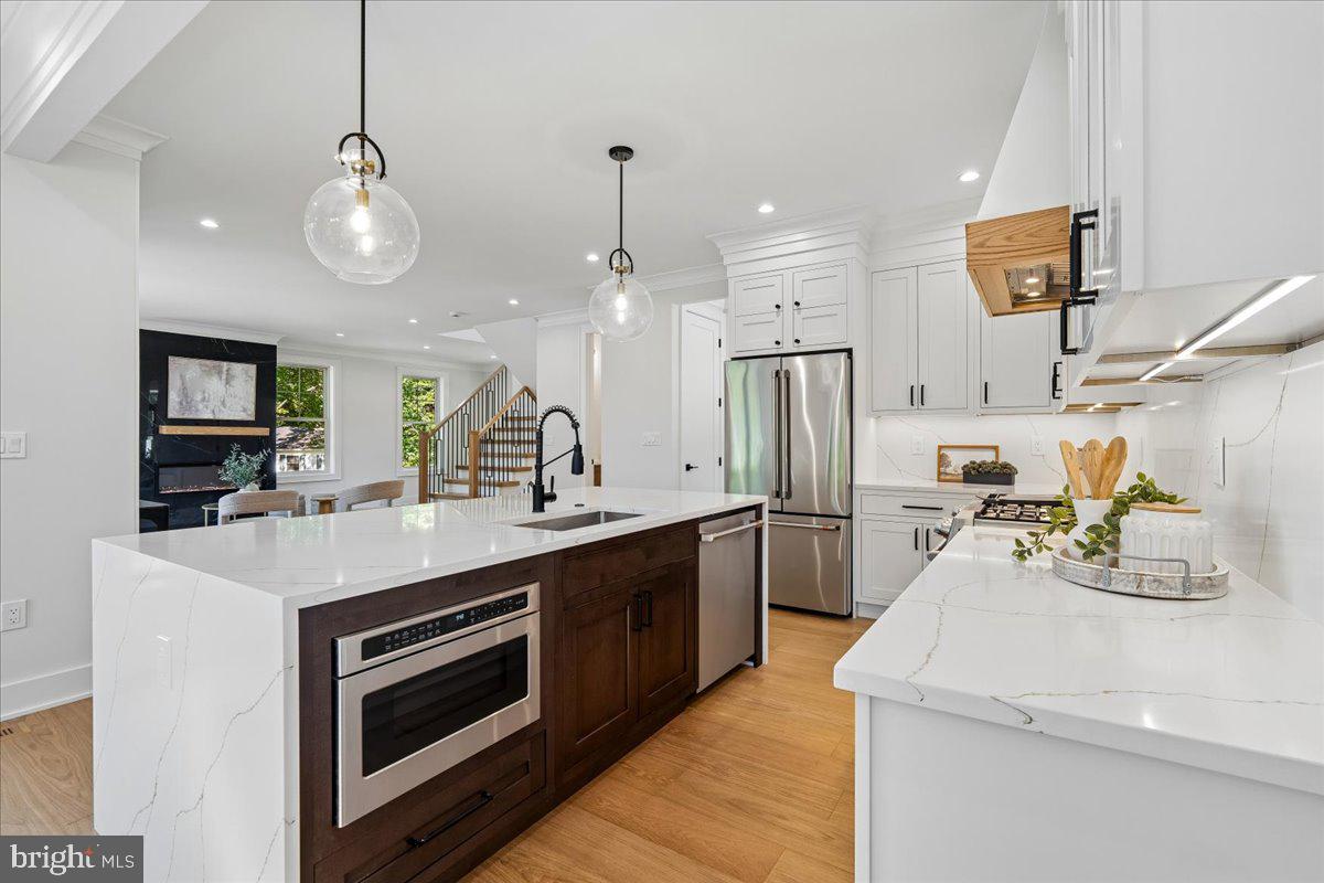 ROCK CREEK PALISADES - Residential