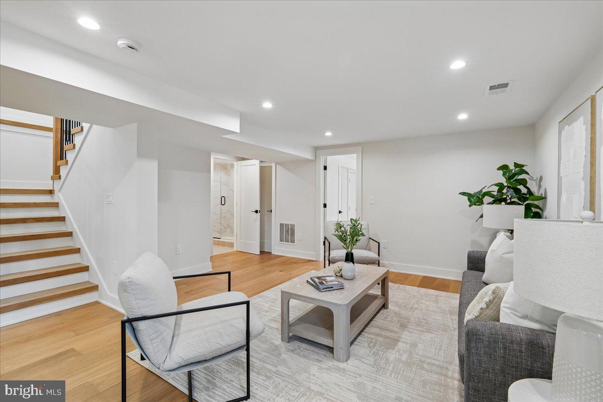 ROCK CREEK PALISADES - Residential