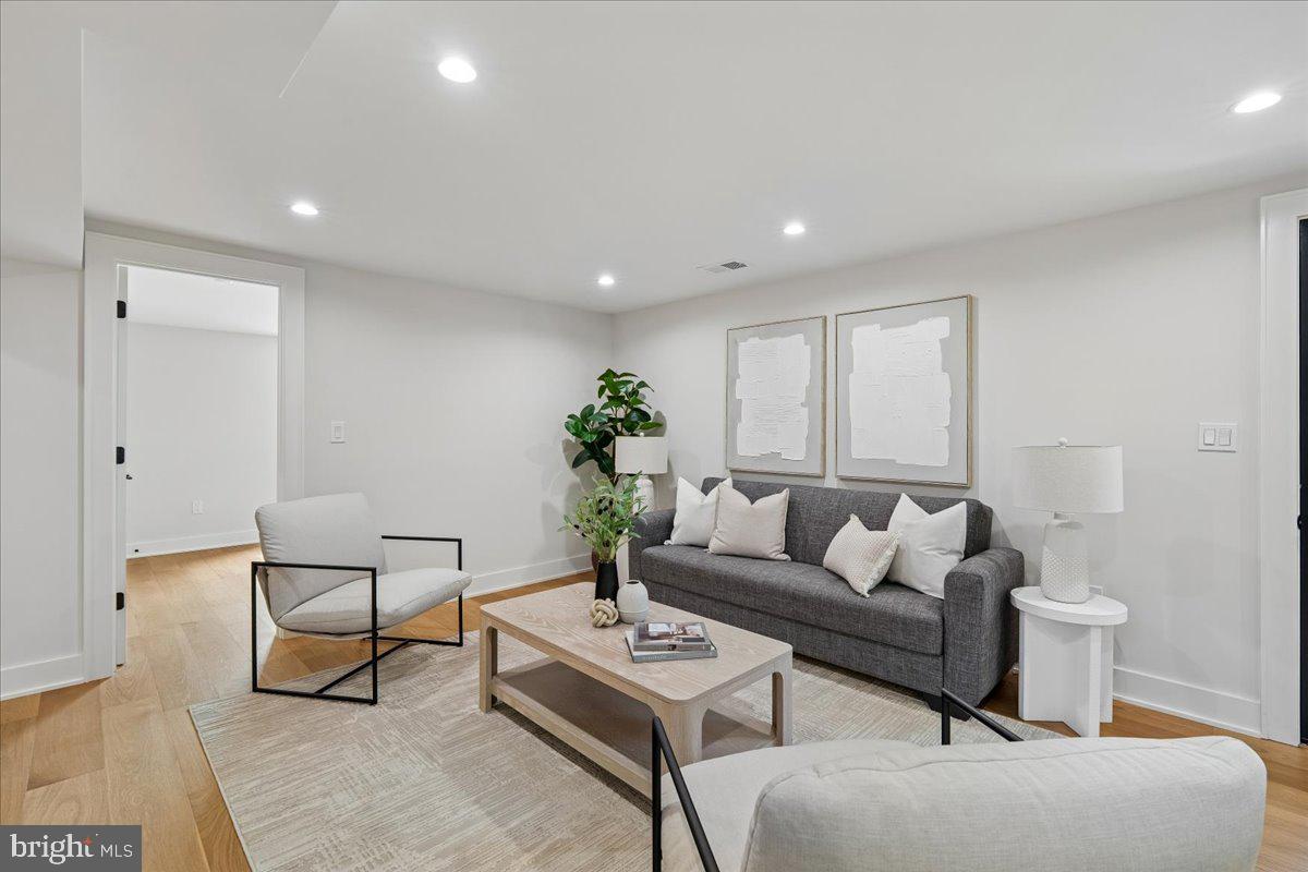 ROCK CREEK PALISADES - Residential