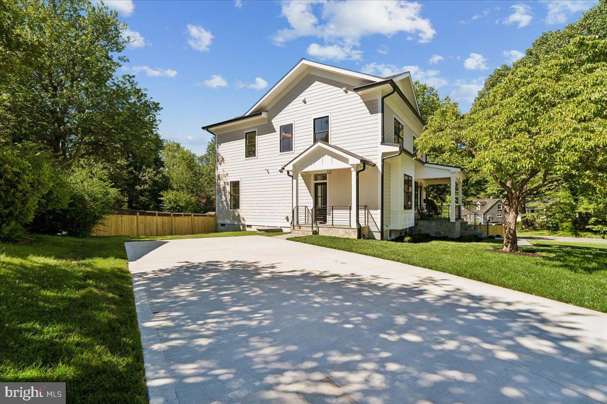 ROCK CREEK PALISADES - Residential