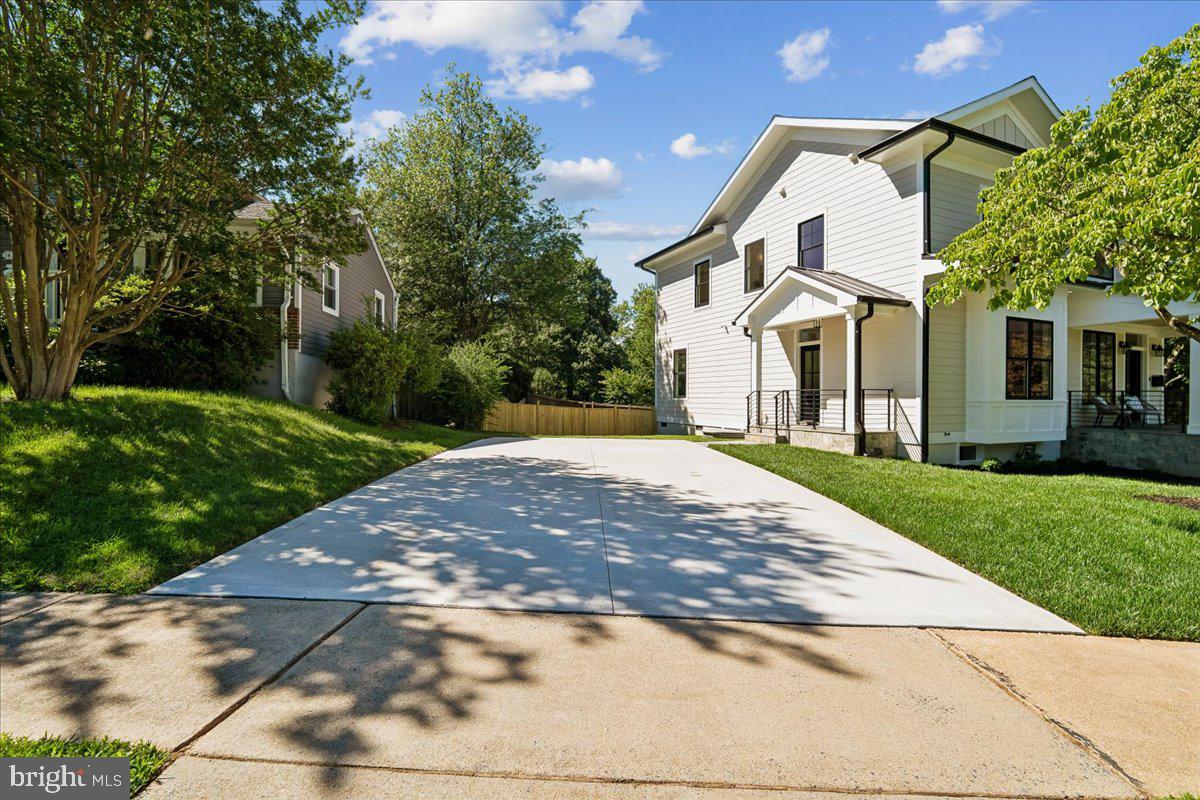 ROCK CREEK PALISADES - Residential