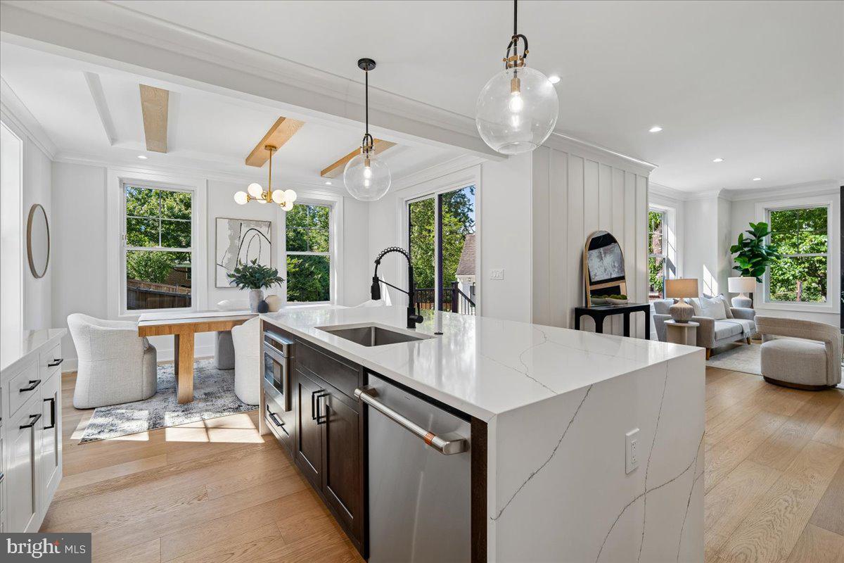 ROCK CREEK PALISADES - Residential