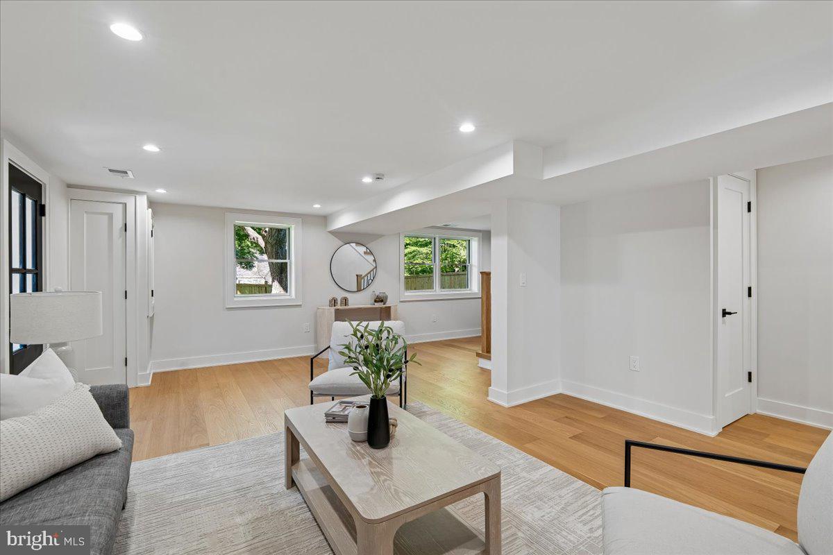 ROCK CREEK PALISADES - Residential