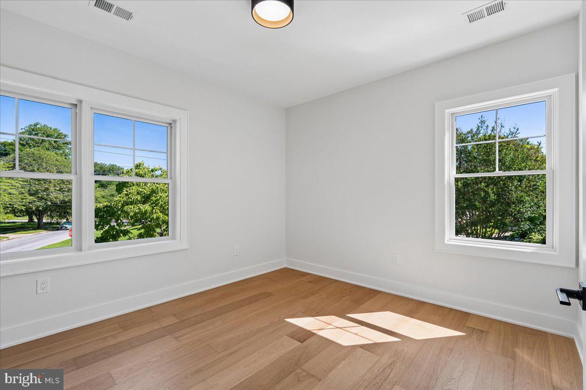 ROCK CREEK PALISADES - Residential