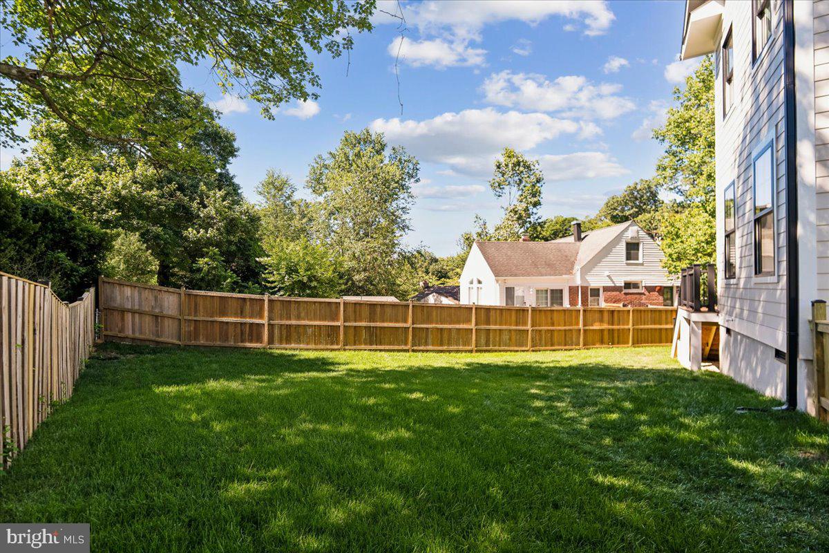 ROCK CREEK PALISADES - Residential