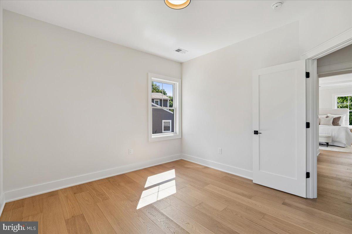 ROCK CREEK PALISADES - Residential